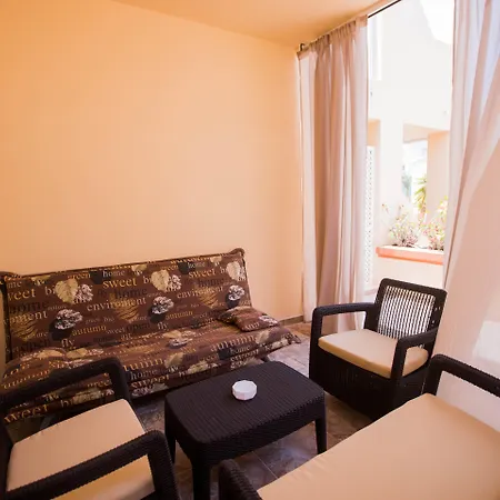 Yucca Park Aparthotel-3
